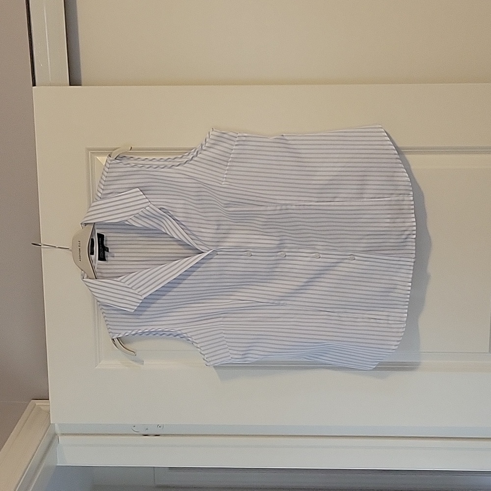 3/$35 Jones New York Sleeveless Top